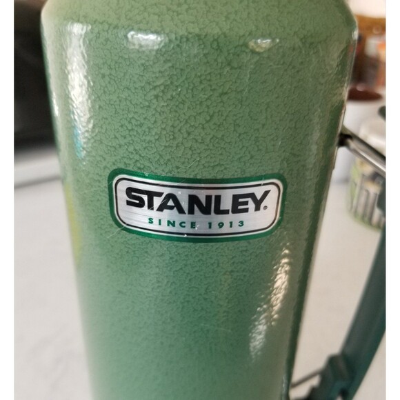 stanley stainless steel 1.1q vacuum thermos - Picture 3 of 9